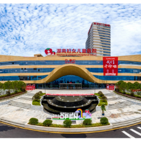 手欠挤痘痘，住进ICU！医生教你“战痘”正确招数