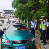 无证驾驶改装车玩“漂移” 新化一男子“耍酷”被拘