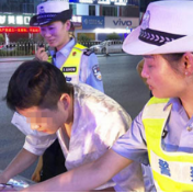 抄交规 读标语 新化交警创新执法效果显著