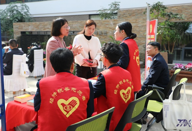 湘潭经开区税务局：税惠春风拂面吹  满园芬芳展新颜