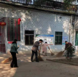 安仁县承坪乡组织党员干部对乡村进行大扫除 乡村旧貌换新颜