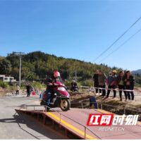 桂东县公安局交警大队“送考下乡”
