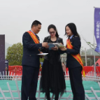 峰会搭台 税宣唱戏