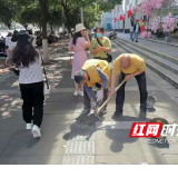 清淤、无障碍改造……市政工人让游客脚下更安全