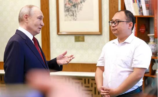 会见照片.jpg 会见照片.jpg