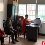 人大代表“进站”履职忙，在爱心公益中听民意解民忧