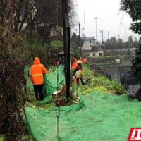 建设美丽铁路环境“鸿”色志愿者在行动