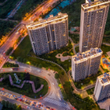 多地“五一”加班出新政，有楼盘房价每平直降上千元