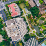 住建部：中国进入城市更新重要时期 老旧小区改造等任务量很大