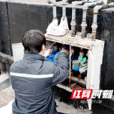 应对低温雨雪天气 长沙主城区3万余块水表穿上“棉衣”