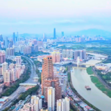 上半年百强房企销售呈现“前高后低”态势，重点房企拿地总额增幅继续扩大