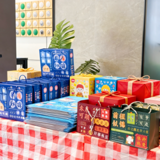 暖心开学季！万象服务“花式”宠娃，万份书皮包出邻里情