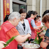 月亮岛街道桃花井社区端午活动暖人心