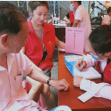 衡阳石鼓区卫生健康局开展老年健康宣传周活动