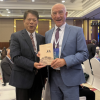 自费出书拍视频，他让老外读懂国学