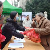 腊八暖情！长沙市开福区左岸社区开展“暖心冬日 白菜纳福”主题活动