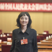 全国人大代表戴茵：建议破除银发族跟团游年龄门槛