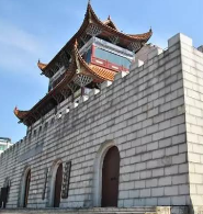 在坚守中重生的“岳州窑”