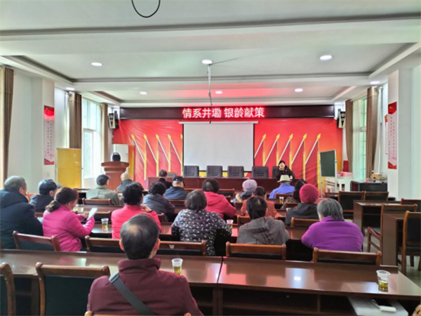 照片2：株洲市井墈社区志愿服务队开展政策宣讲活动.png