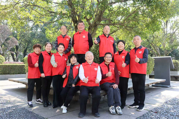 照片1：“心悦开福”心理健康服务指导中心志愿者团体合影.jpg