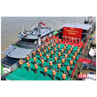 “新战友”列装即出征 武警湖南总队岳阳支队举行授装仪式