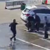 “不要摇!快放平!”休假民警两分钟抢回生命