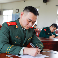 三尺讲台起“硝烟”，直击武警常德支队优秀政治教员评比竞赛现场