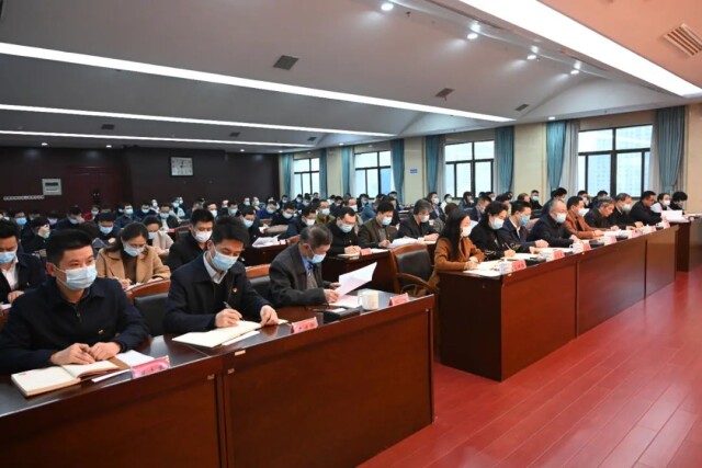 百年党史，也是一部统一战线史。在中国共产党近100年来的统一战线历史长河中，湖南统战人不懈探索，不断推动统战工作实践深入发展，形成了自己的特色和经验，为党的统战事业发展作出了贡献。黄兰香要求，要在中国共产党统一战线史的伟大实践中学习和把握好湖南统一战线史，增强推进湖南统一战线事业发展的信心决心，广泛凝聚共识、团结力量，推动统战工作高质量发展，为确保“十四五”和建设现代化新湖南开好局起好步广泛凝聚人心、汇聚力量。