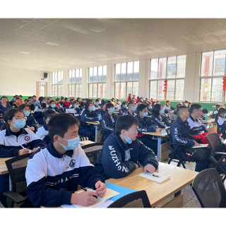 厚植爱国主义情怀 湘潭县百名中小学生同上一堂思政课