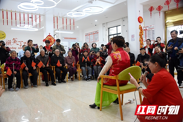 湘潭：庆祝建党100周年 百岁老人幸福生活摄影大赛启动（图）