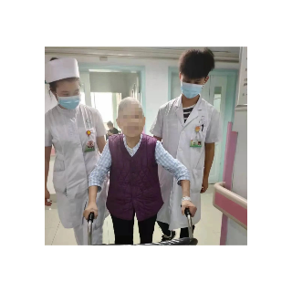 湘潭中心医院：八旬老人股骨颈骨折  术后六小时重新站立