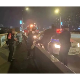 少年欲跳河轻生  湘潭县天易派出所成功救助