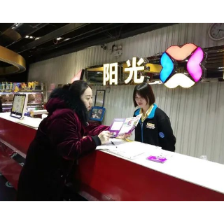 岳塘区建设路街道：娱乐拒“毒”行，禁毒宣传走进KTV