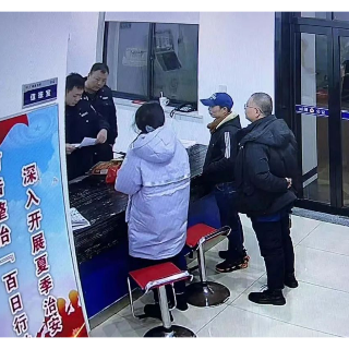 深夜，湘潭雨湖公安民警为外地考生开具户籍证明