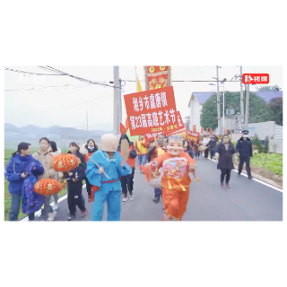 视频丨踩高跷闹元宵 湘乡市虞唐镇好热闹