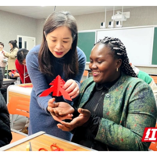 湖南工程学院厚植留学生知华、友华、爱华情怀