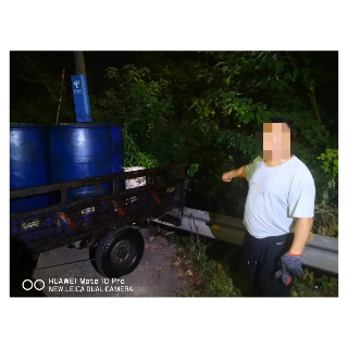 岳塘区:严厉打击向王家晒渠违法倾倒潲水行为