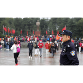 韶山毛泽东广场快警站：服务零距离 情暖游客心