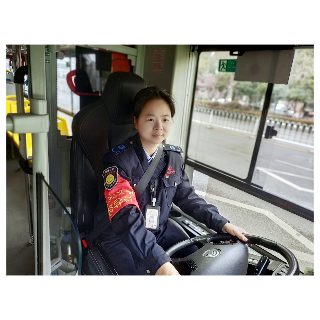 湘潭城发交运集团女驾驶员黄慧敏：安全在心间  服务在路上