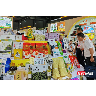 “潭”字号粮油产品亮相第七届湖南名优特新粮油产品展示展销会