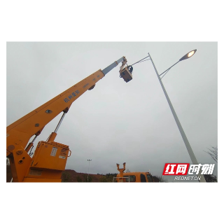 灯饰部门紧急抢修 湘潭北站周边道路更“亮”了
