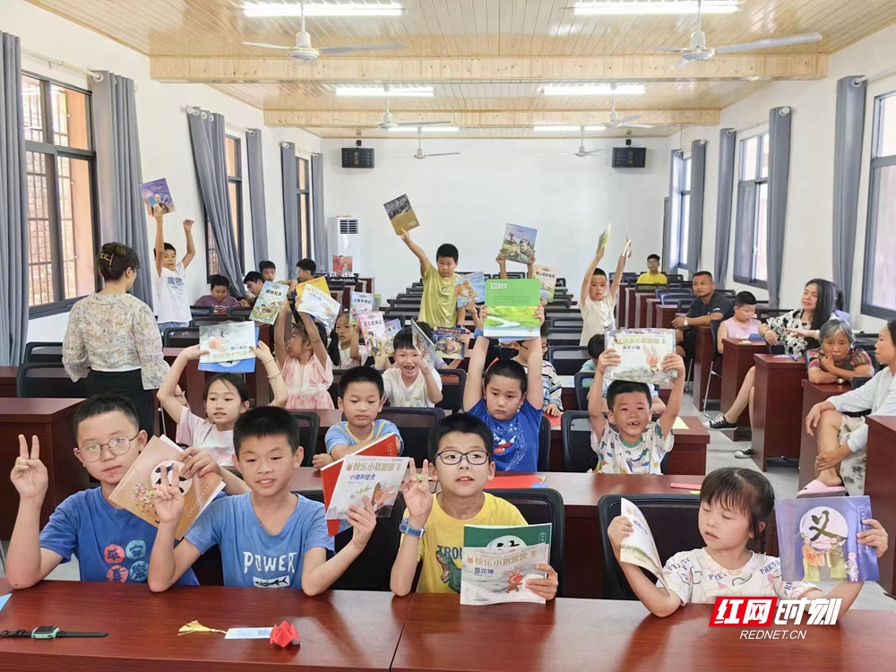 湘潭市雨湖区红星村书屋：“专职+志愿”点亮乡村文化新图景