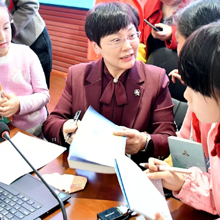 视频丨著名作家汤素兰做客碧泉讲坛 畅谈“长生不老”的故事魅力