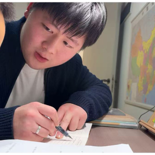 大学生创业者刘兆邦:做懂孩子的“大朋友” 用陪伴破解双职工家庭难题