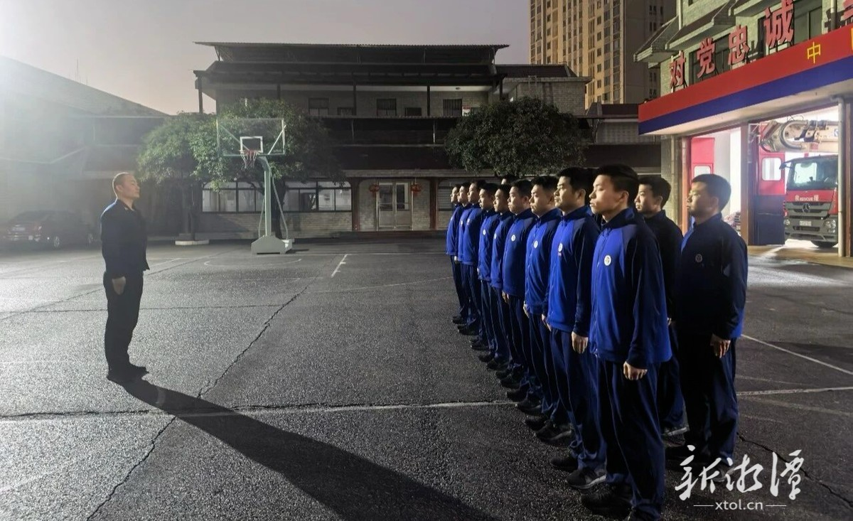 新春坚守铸平安——湘潭消防救援队伍的别样“年味”