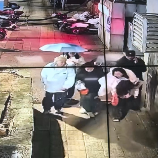 视频丨路遇一女子晕倒 湘潭医卫职院四名学子接力救人