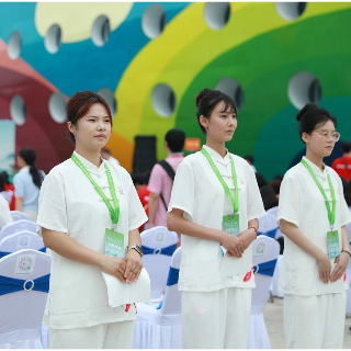 旅发大会上的“湘理红” 105名志愿者书写青春答卷
