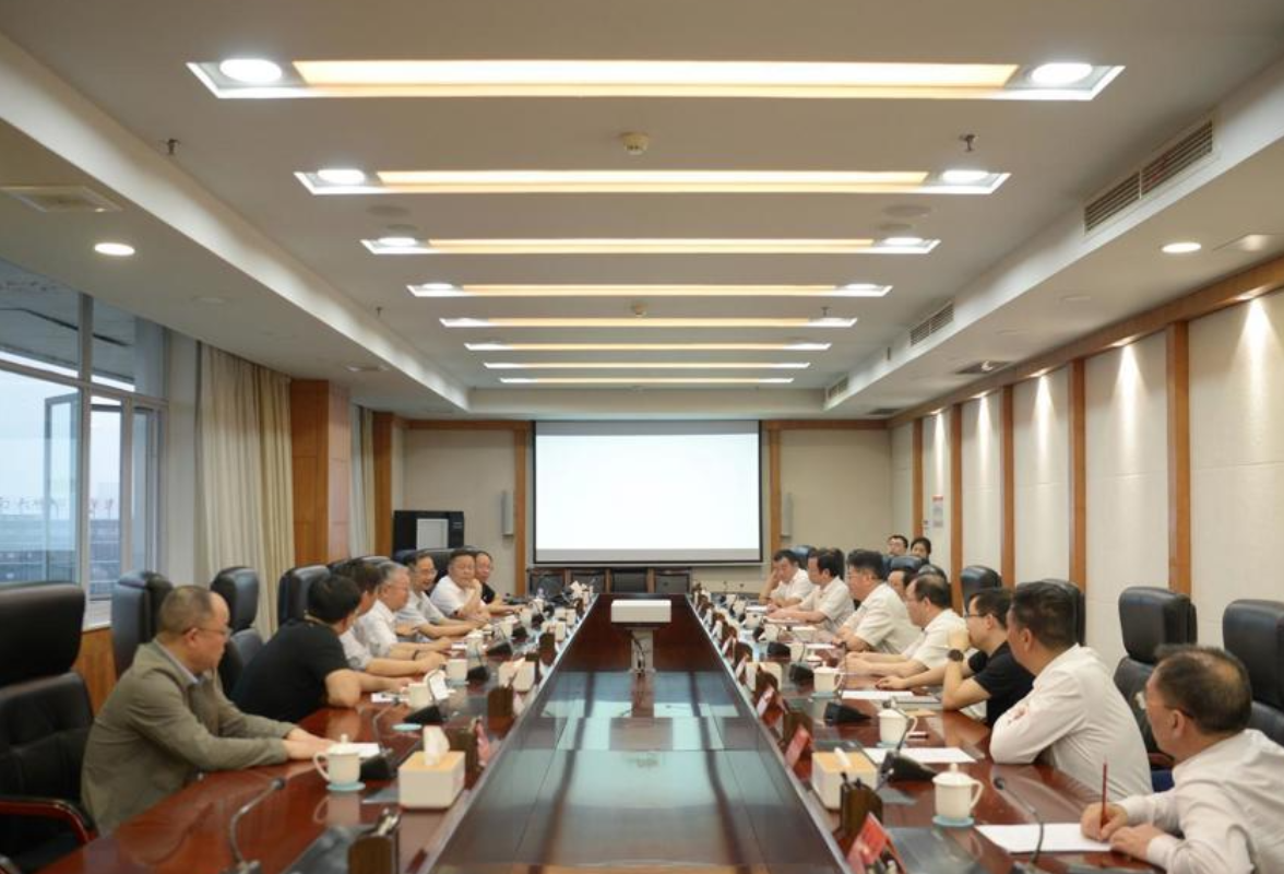 罗毅君与杭州市常德商会会长龚新明一行座谈