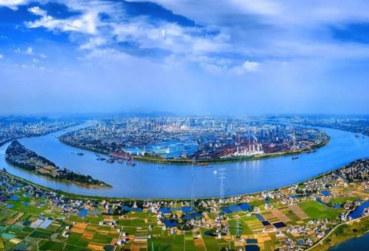 互嵌式社区育出“石榴花开”