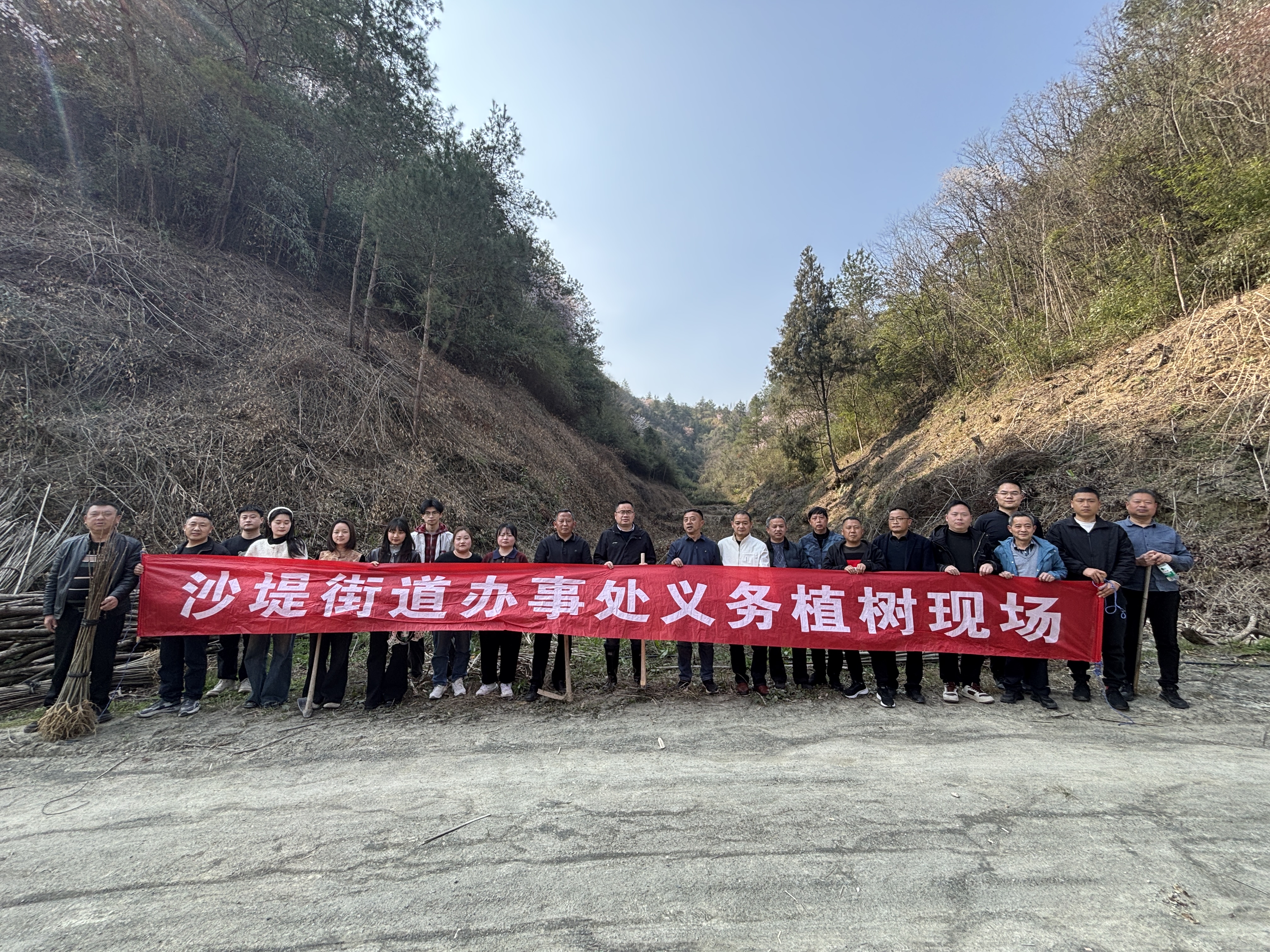 23dc2f86525234e225f0a0b10d0def7e.jpg 23dc2f86525234e225f0a0b10d0def7e.jpg